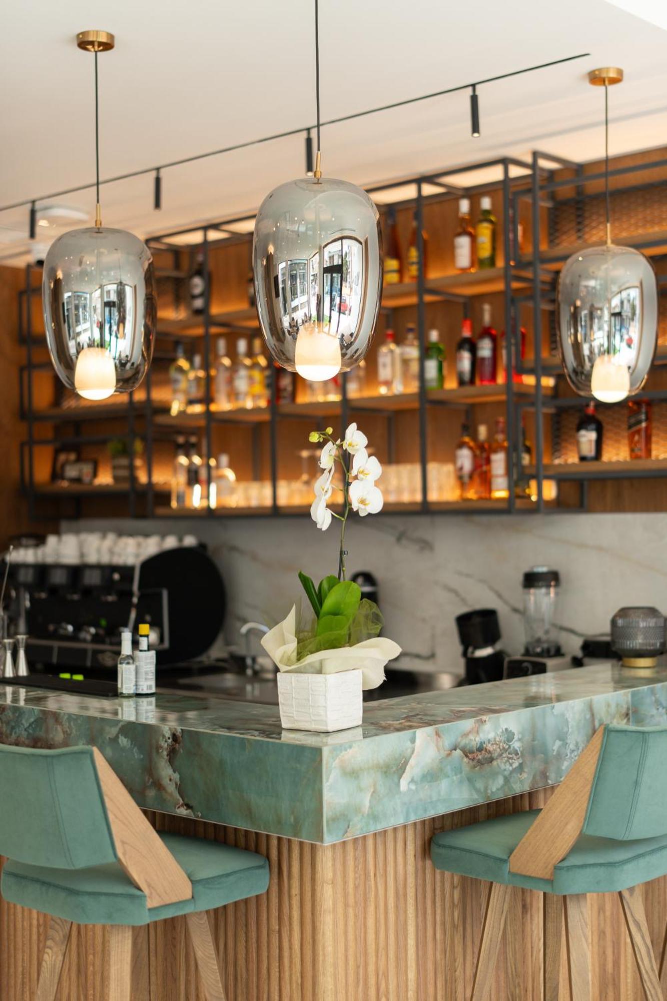 Volos Inn Hotel Eksteriør billede
